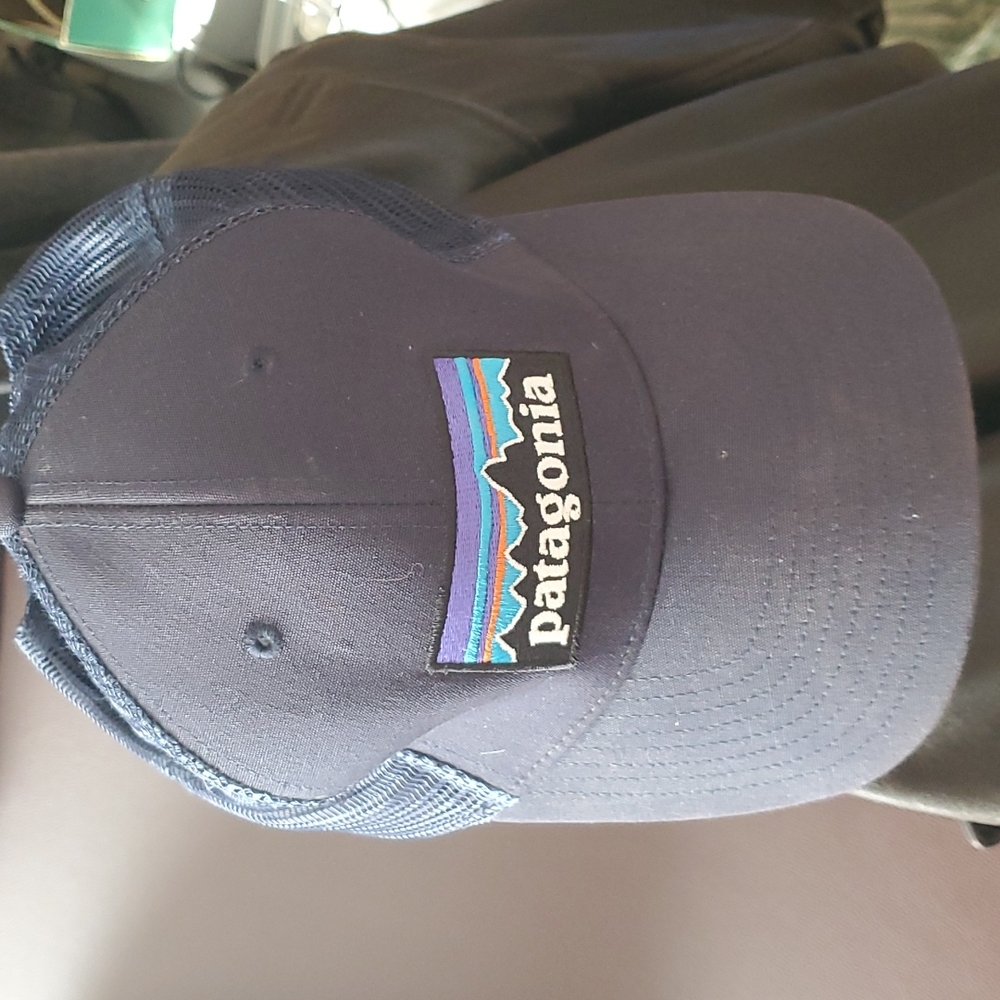 Paragonia hat